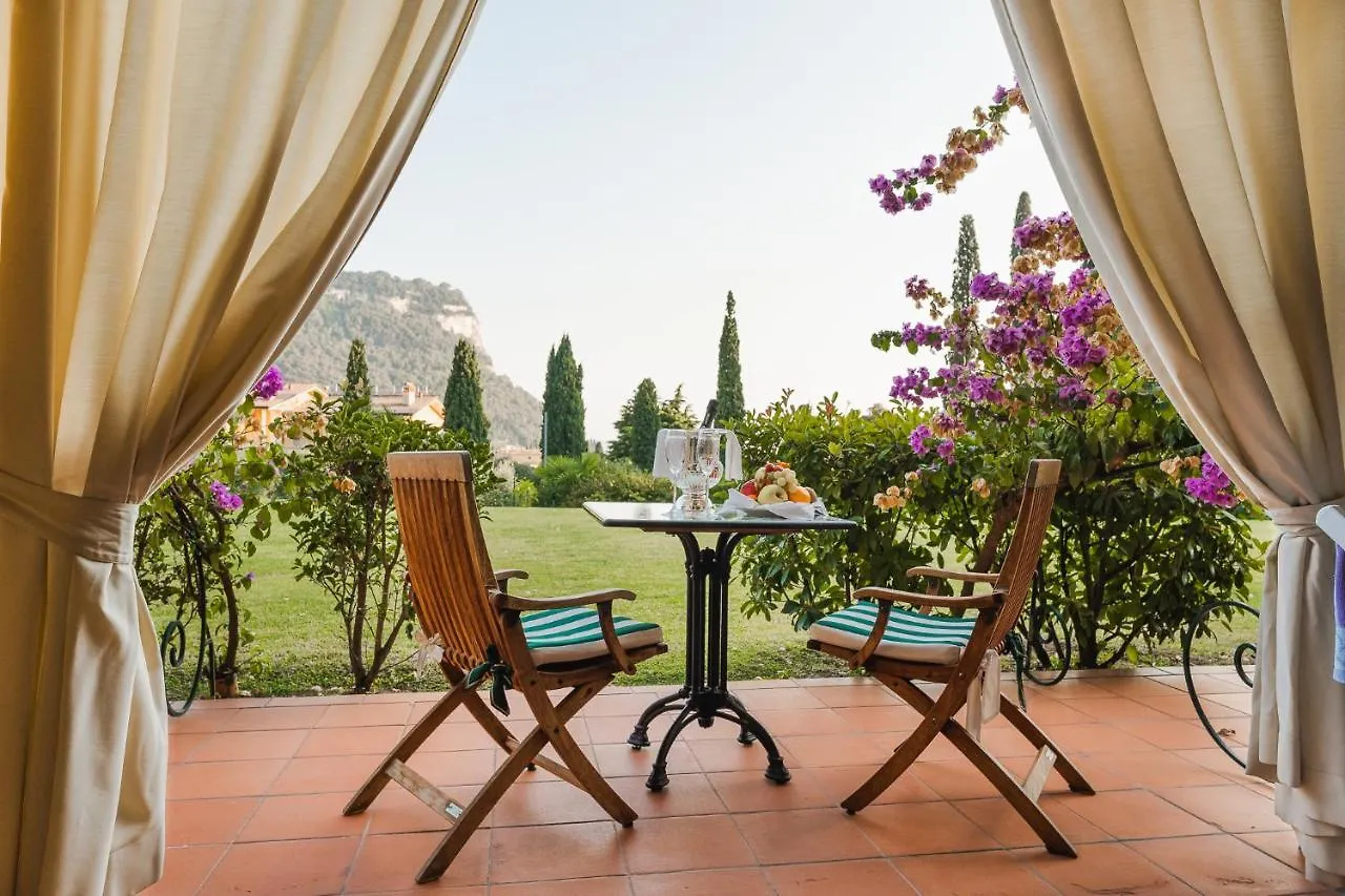Villa Madrina Lovely And Dynamic Hotel غارْدا 4*,