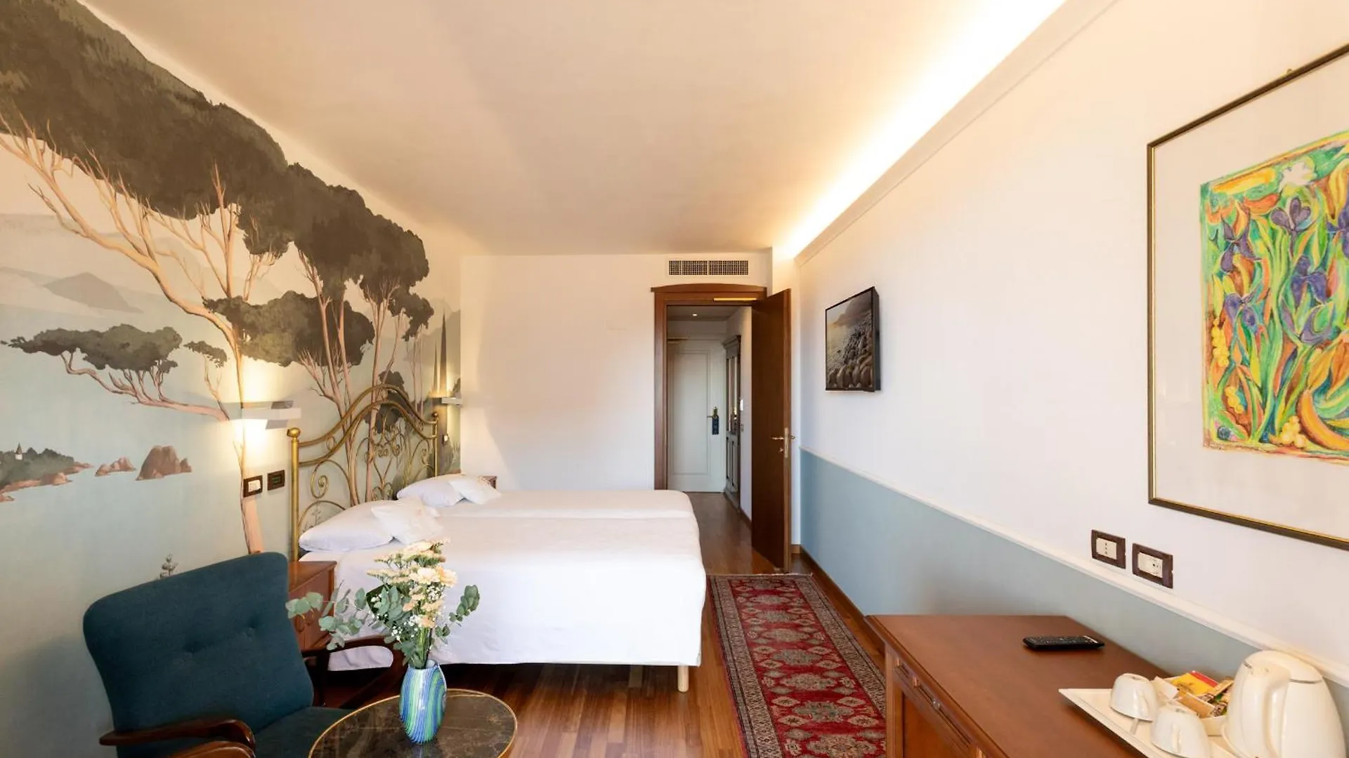 Villa Madrina Lovely And Dynamic Hotel Garda   Garda (Verona)