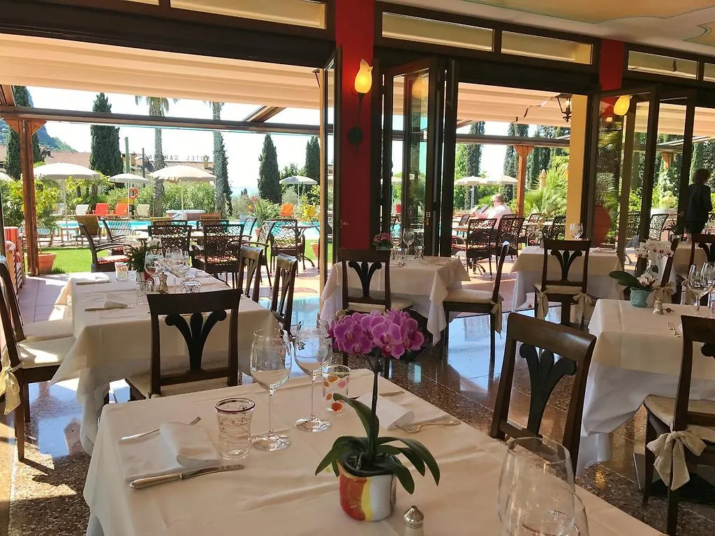 Villa Madrina Lovely And Dynamic Hotel Garda  Italy