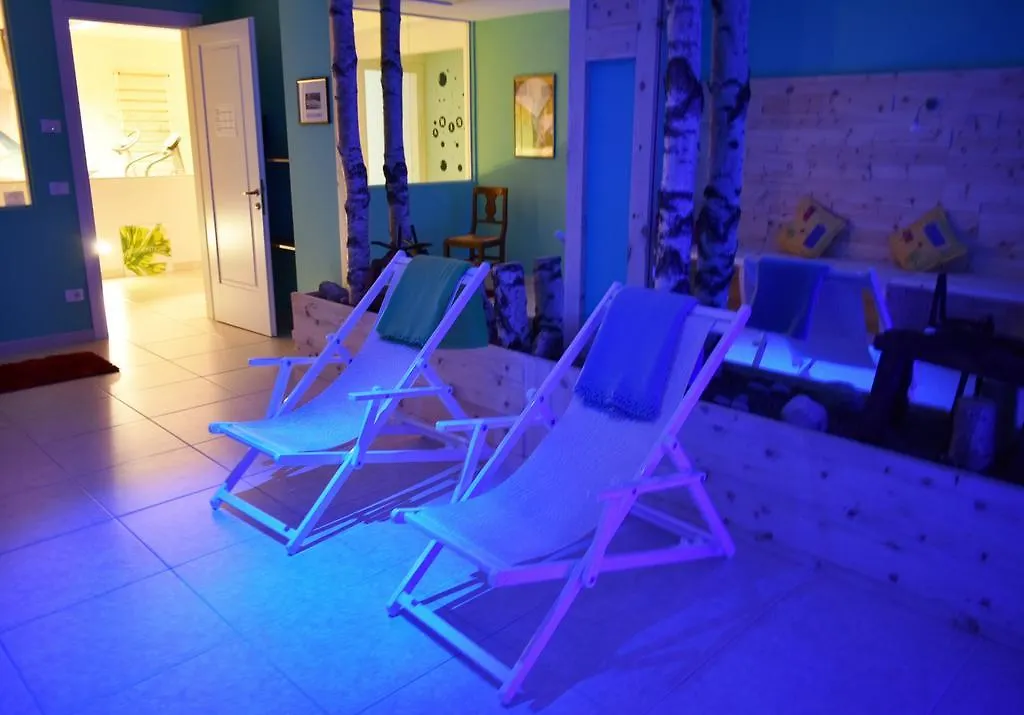 Villa Madrina Lovely And Dynamic Hotel Garda   Garda (Verona)