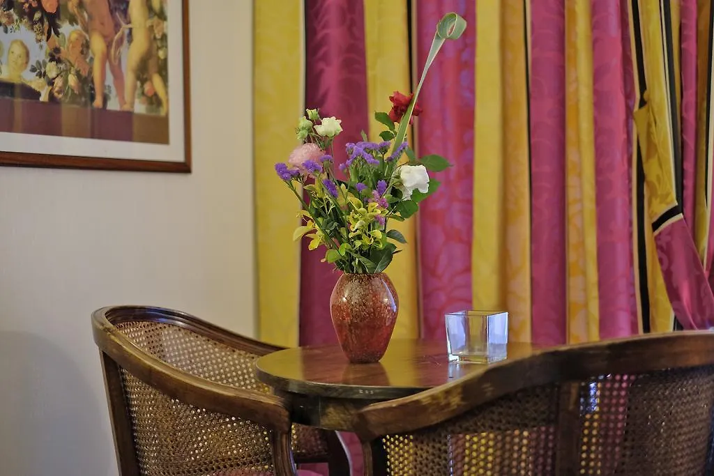 Villa Madrina Lovely And Dynamic Hotel غارْدا