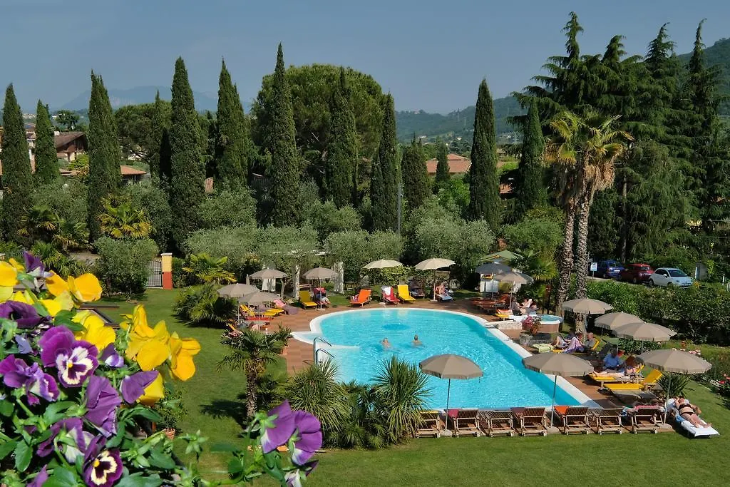 Villa Madrina Lovely And Dynamic Hotel Garda  Garda (Verona)