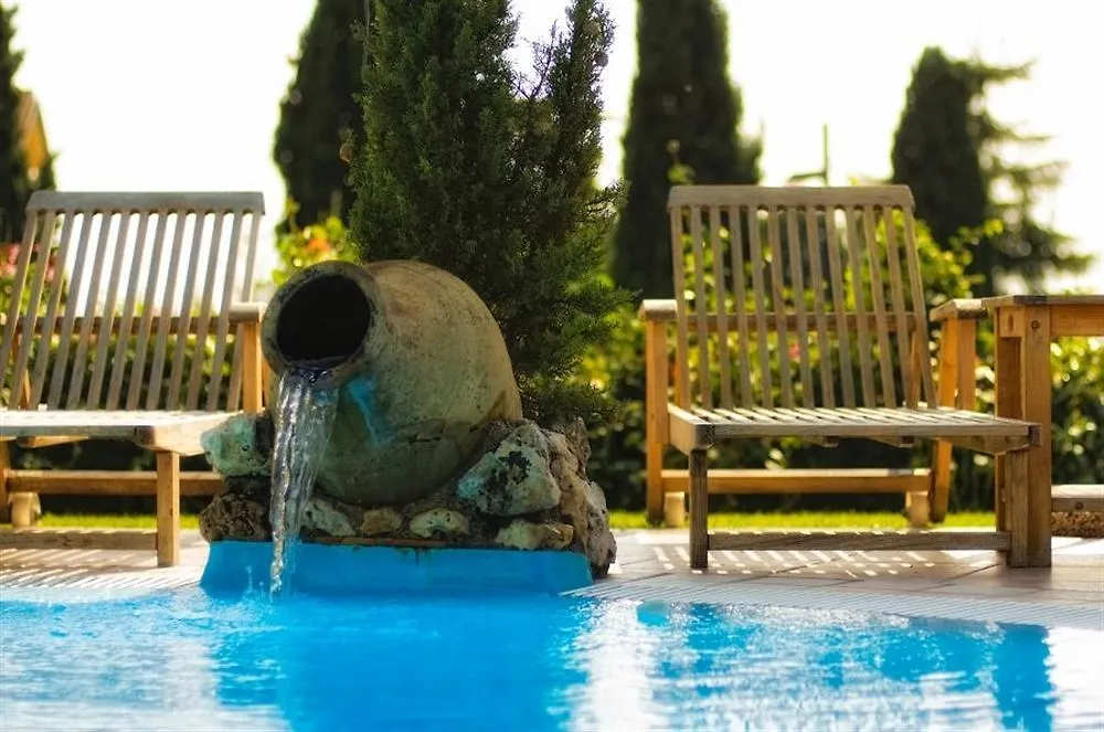 Villa Madrina Lovely And Dynamic Hotel Garda