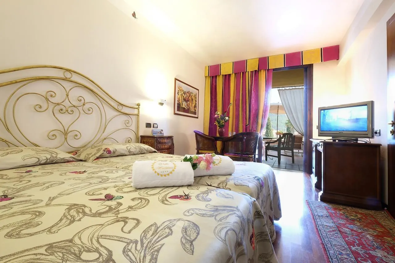Villa Madrina Lovely And Dynamic Hotel غارْدا