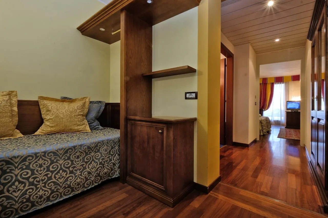 ****  Villa Madrina Lovely And Dynamic Hotel Garda  Italy