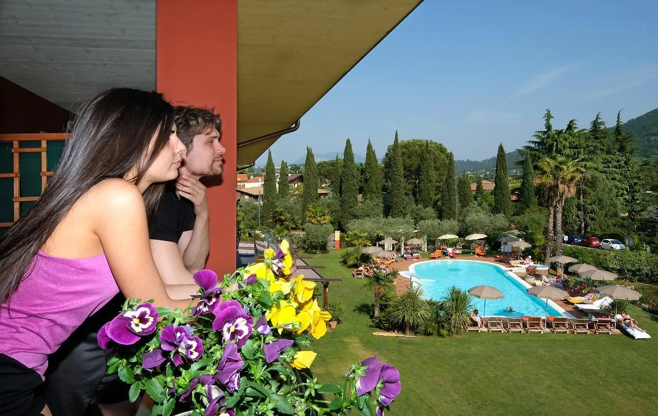 Villa Madrina Lovely And Dynamic Hotel Garda