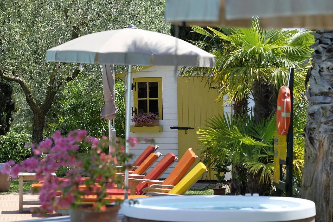 Villa Madrina Lovely And Dynamic Hotel Garda  Italy