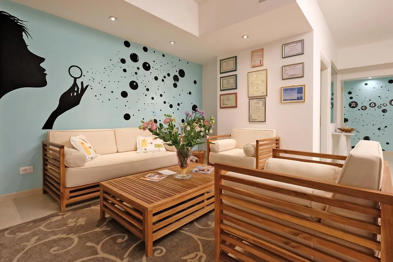 Villa Madrina Lovely And Dynamic Hotel Garda