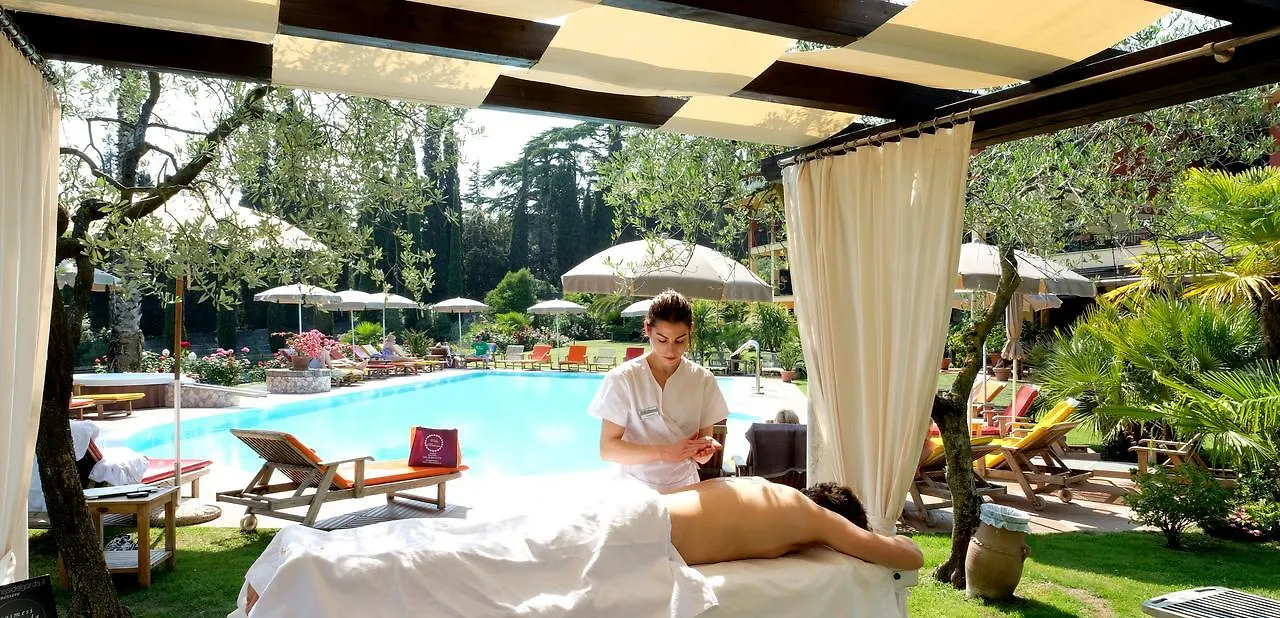 Villa Madrina Lovely And Dynamic Hotel Garda