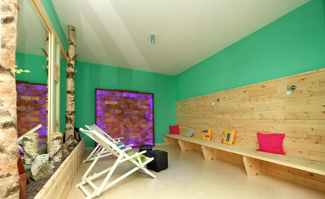 Villa Madrina Lovely And Dynamic Hotel Garda  4*, Garda (Verona) Italy