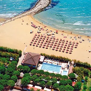 4* Kompleks wypoczynkowy Village Joker