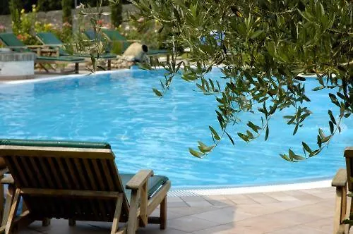 Villa Madrina Lovely And Dynamic Hotel Garda