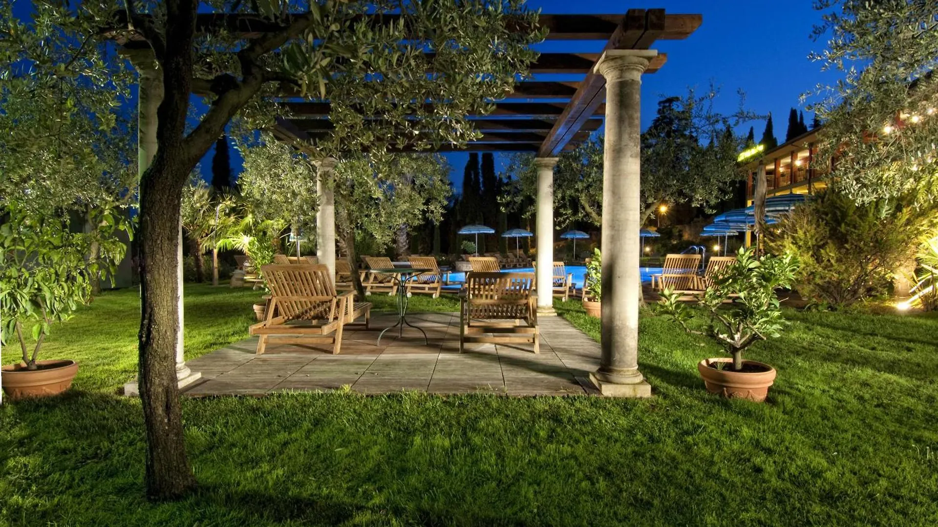 Villa Madrina Lovely And Dynamic Hotel Garda
