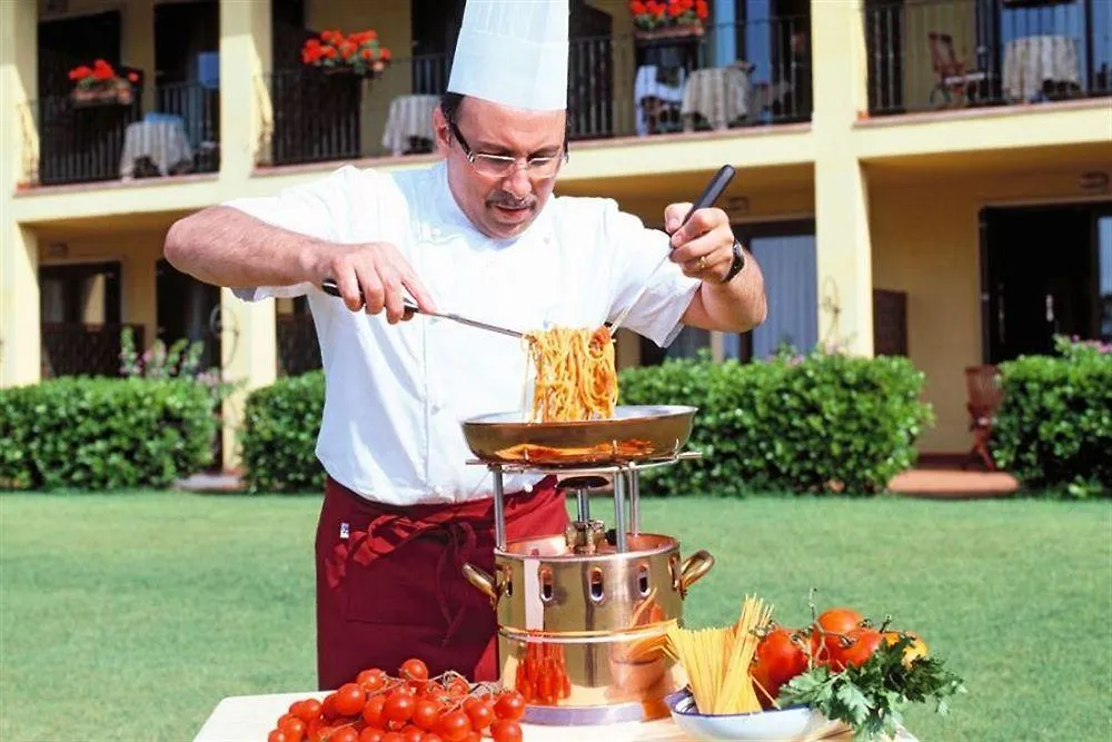 Villa Madrina Lovely And Dynamic Hotel Garda  4*, Garda (Verona)