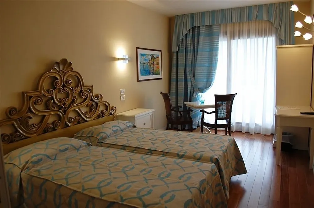 ****  Villa Madrina Lovely And Dynamic Hotel Garda  Włochy