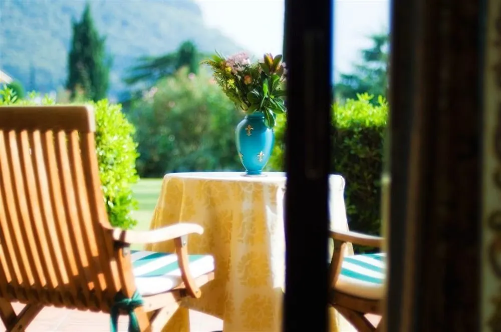 Villa Madrina Lovely And Dynamic Hotel Garda  Garda (Verona)
