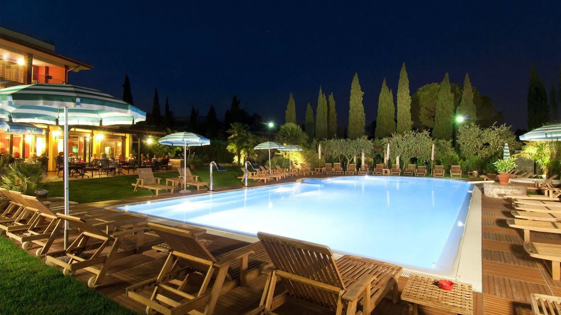 Villa Madrina Lovely And Dynamic Hotel Garda